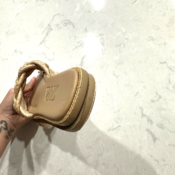 Zara women’s tan woven raffia flat sandals / slides size 37 - Picture 8 of 11